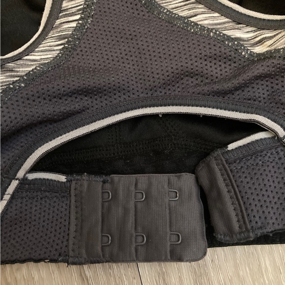 Moving Comfort Running Bra - Picture 5 of 7